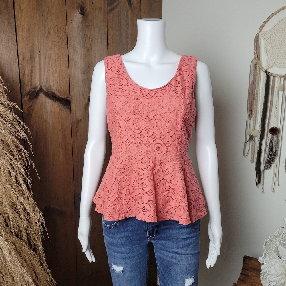 Forever 21 Peplum Floral Lace Sleeveless Top